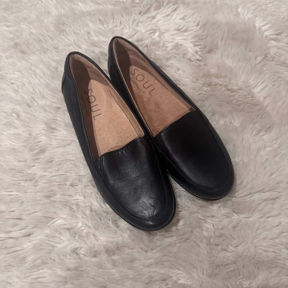 SOUL Naturalizer Black Leather Slip-On Loafers